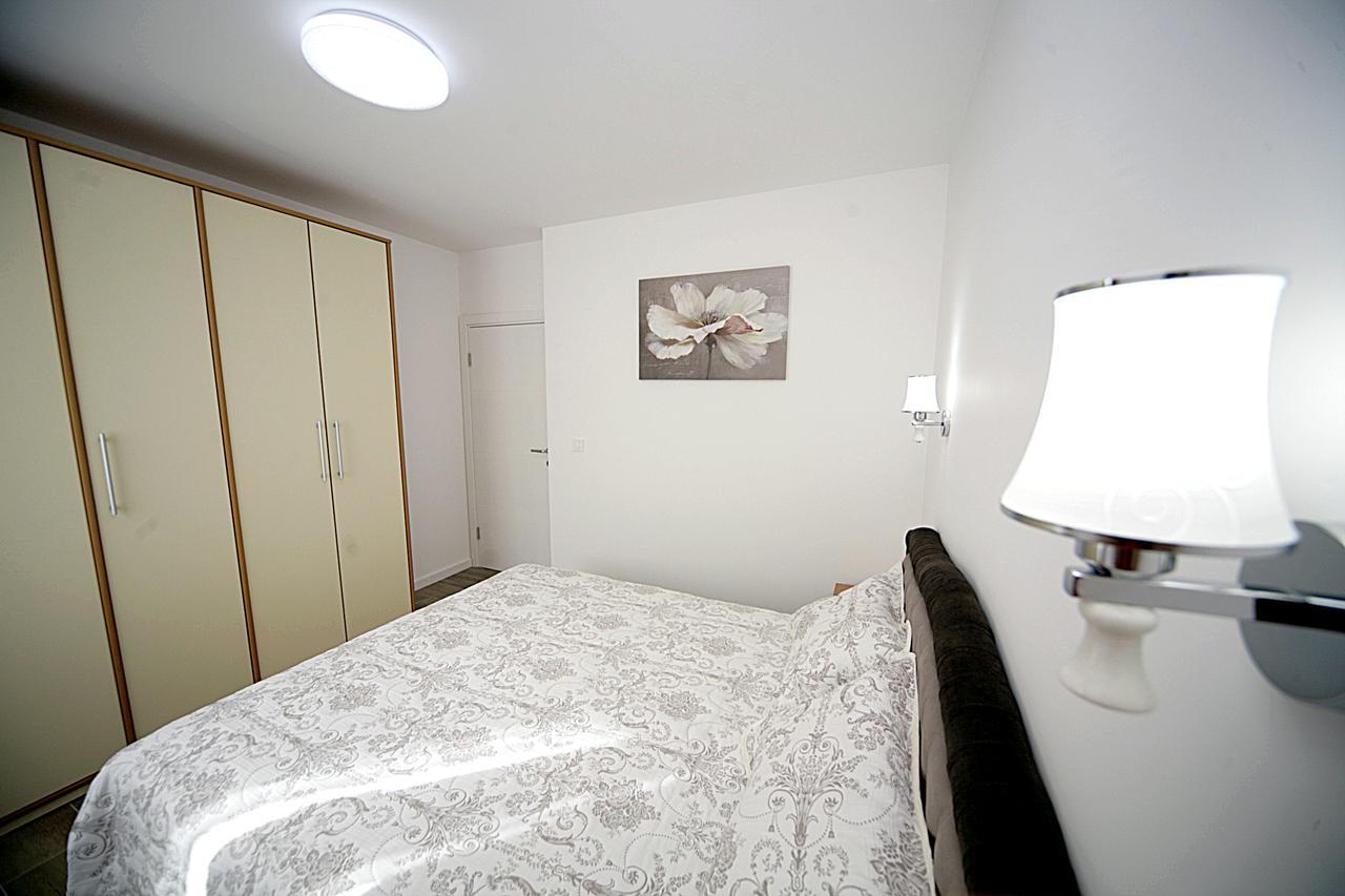 Sea Star Apartment Dobra Voda Zewnętrze zdjęcie